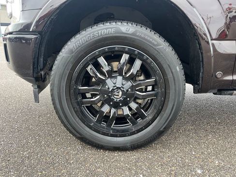 Used 2018 Ford F150 Platinum w/ Equipment Group 701A Luxury image 32