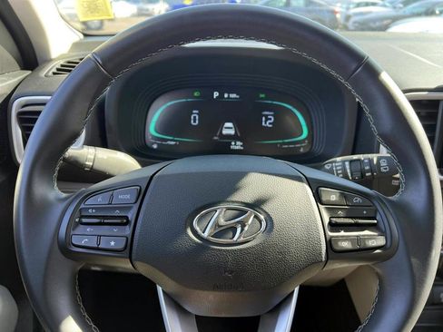 Used 2025 Hyundai Venue SEL FWD image 24
