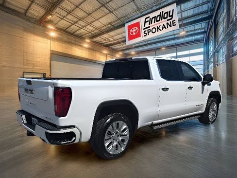 Used 2022 GMC Sierra 1500 Denali w/ Denali Premium Package AWD/4WD image 4