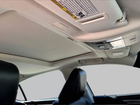 Certified 2022 Lexus ES 300h w/ Accessory Package FWD image 13
