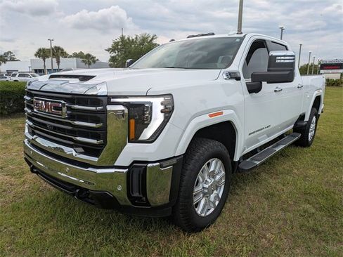 Used 2024 GMC Sierra 2500 SLT w/ SLT Premium Package image 8