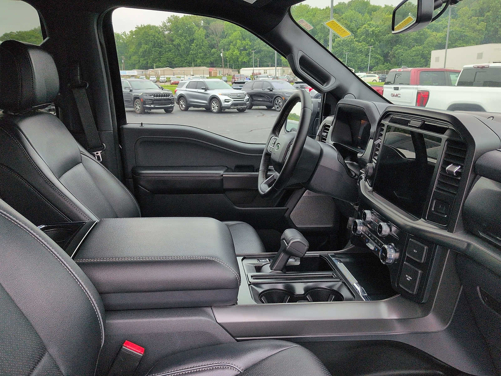 Used 2025 Ford F150 Lariat w/ Equipment Group 501A Mid AWD/4WD image 10