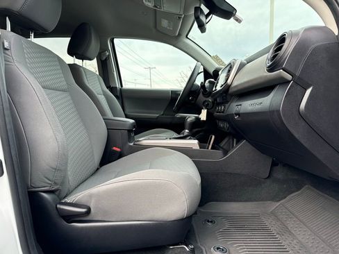 Used 2022 Toyota Tacoma SR5 image 20