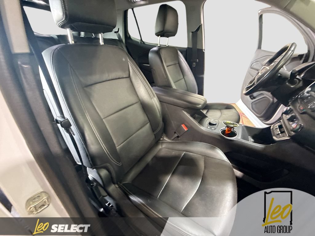 Used 2024 GMC Terrain SLT w/ LPO, Floor Liner Package AWD/4WD image 30