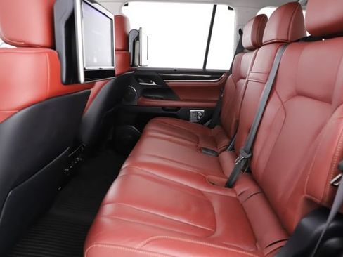 Used 2017 Lexus LX 570 4WD image 31