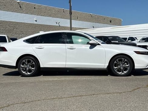 Used 2023 Honda Accord EX image 3