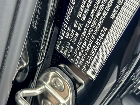 Certified 2025 Porsche Macan image 28