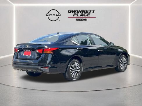 Used 2025 Nissan Altima 2.5 SV AWD/4WD image 25