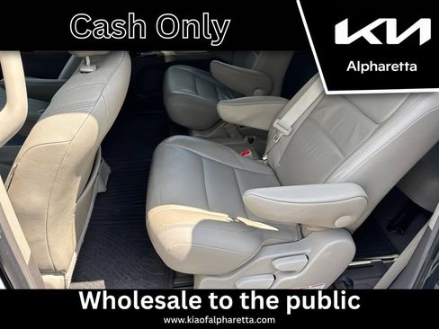 Used 2017 Toyota Sienna XLE w/ XLE Navigation Package FWD image 19