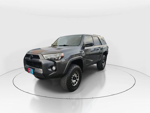 Used 2018 Toyota 4Runner SR5 image 4