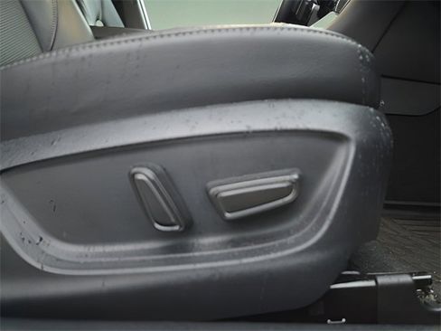 Used 2018 Toyota Camry XSE image 15