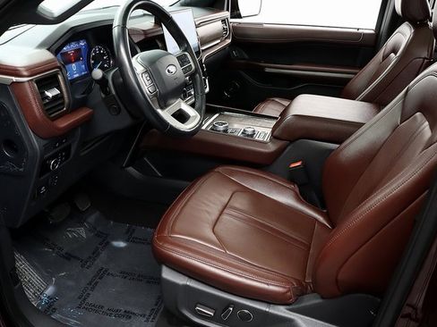 Used 2024 Ford Expedition Limited image 10