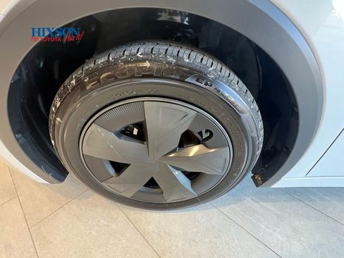 New 2026 Toyota Prius LE image 23