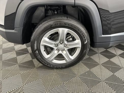 Used 2023 Jeep Compass Latitude w/ Convenience Group AWD/4WD image 35