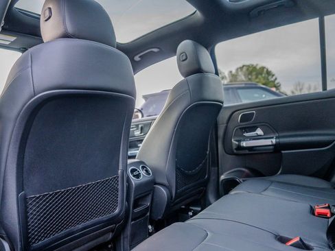 Used 2024 Mercedes-Benz GLB 250 4MATIC image 21