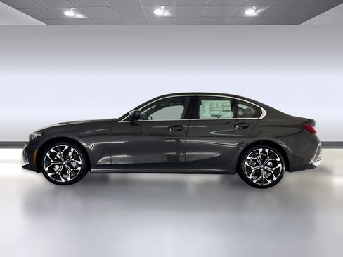 Used 2026 BMW 330i Sedan w/ Premium Package RWD image 2