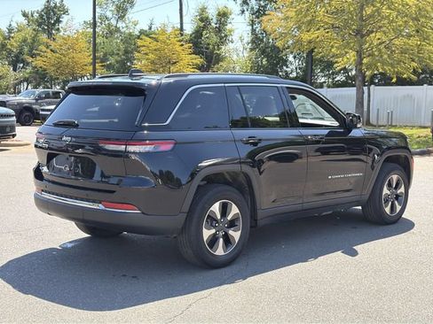 Used 2023 Jeep Grand Cherokee 4WD 4xe image 13