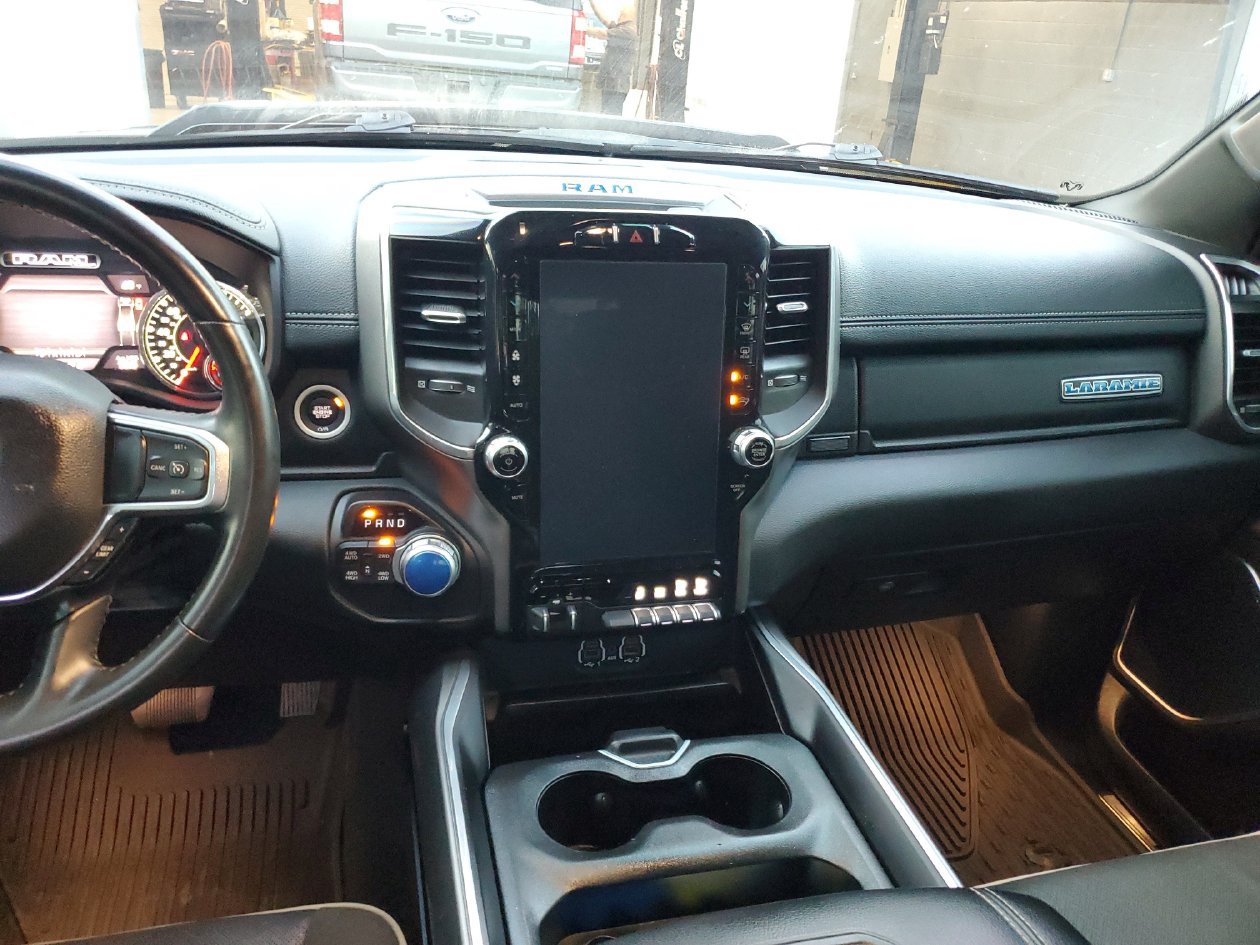 Used 2021 RAM 1500 Laramie w/ Sport Appearance Package AWD/4WD image 14