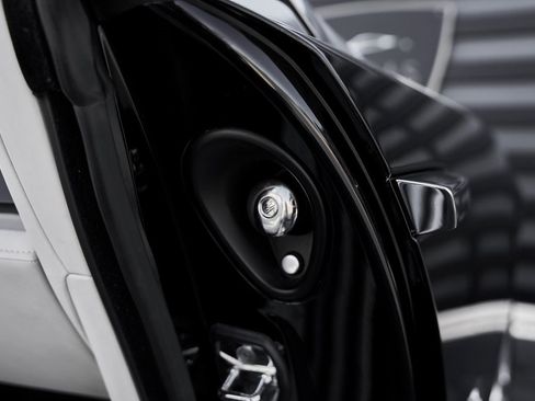 Used 2016 Rolls-Royce Dawn image 38