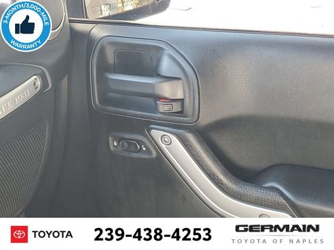 Used 2018 Jeep Wrangler Unlimited Sahara w/ Connectivity Group image 28