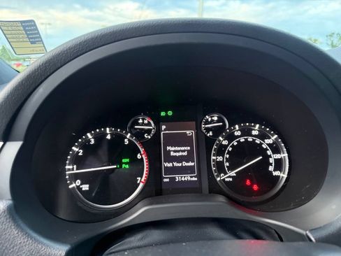Used 2023 Lexus GX 460 Premium w/ Accessory Package AWD/4WD image 15