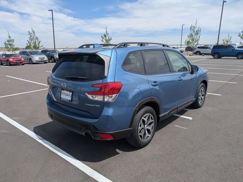 Used 2023 Subaru Forester Premium image 3