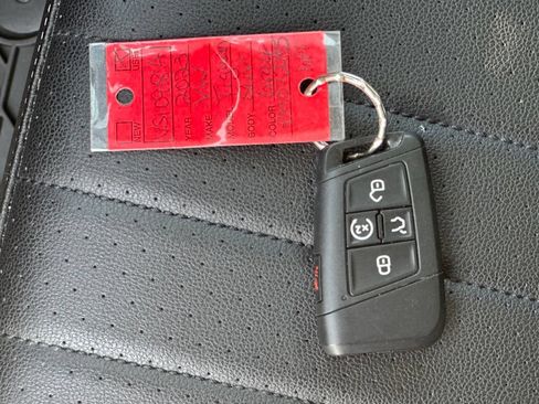 Used 2023 Volkswagen Tiguan SE w/ Panoramic Sunroof Package AWD/4WD image 36