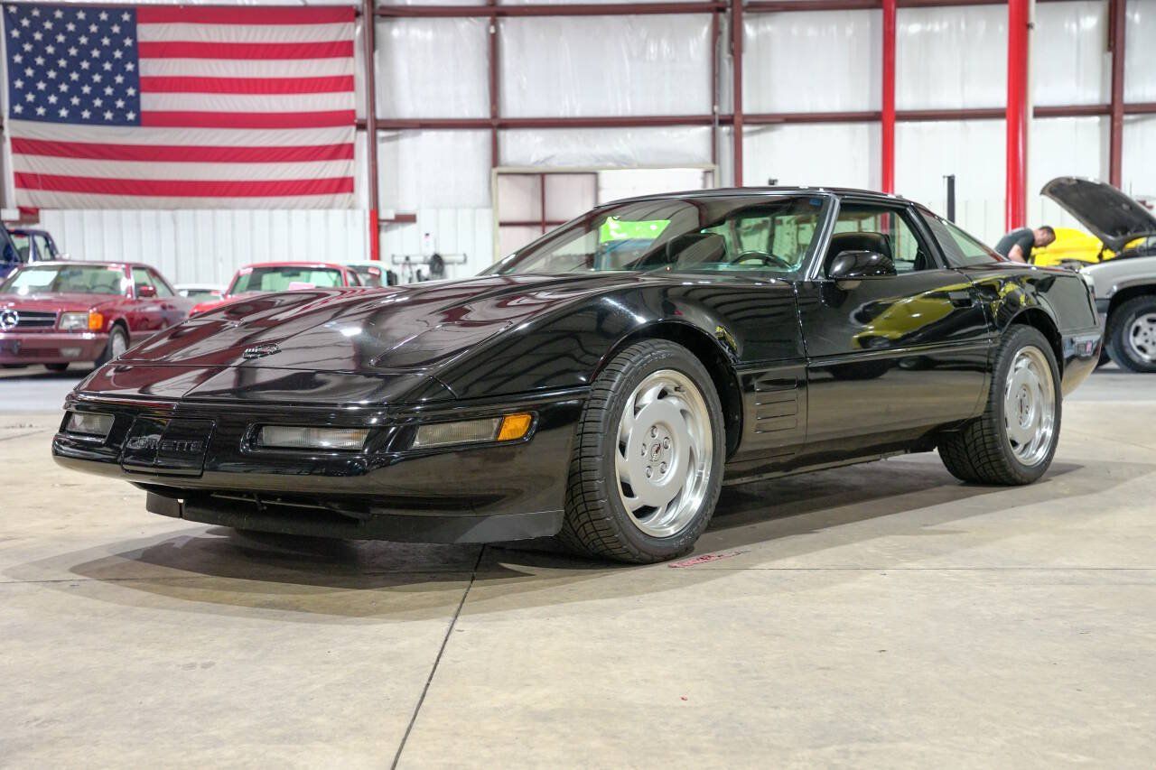 Used 1991 Chevrolet Corvette Coupe RWD image 1
