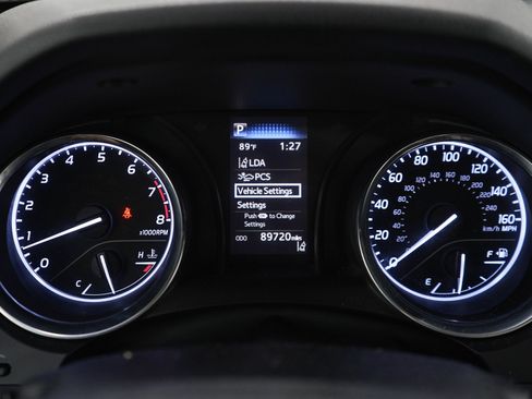 Used 2019 Toyota Camry SE FWD image 22