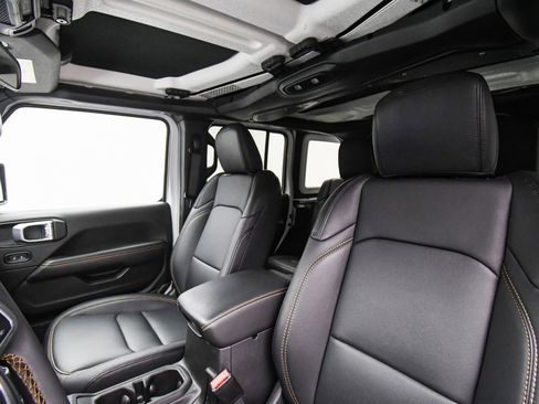 Used 2024 Jeep Wrangler Sahara image 46