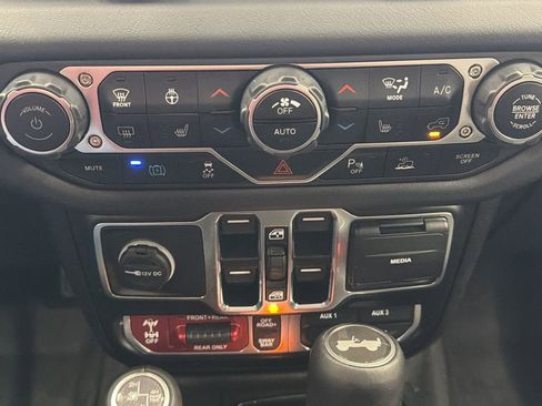 Used 2024 Jeep Wrangler Unlimited Rubicon 4xe image 23