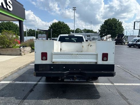 Used 2022 RAM 3500 Tradesman w/ Chrome Appearance Group AWD/4WD image 7
