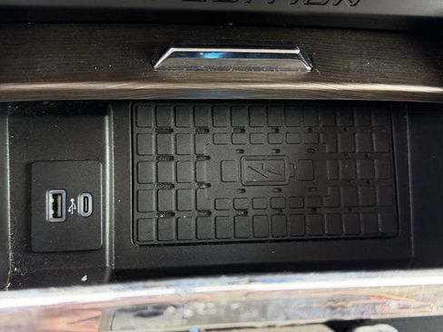 Used 2024 Ford Expedition Max Limited image 22