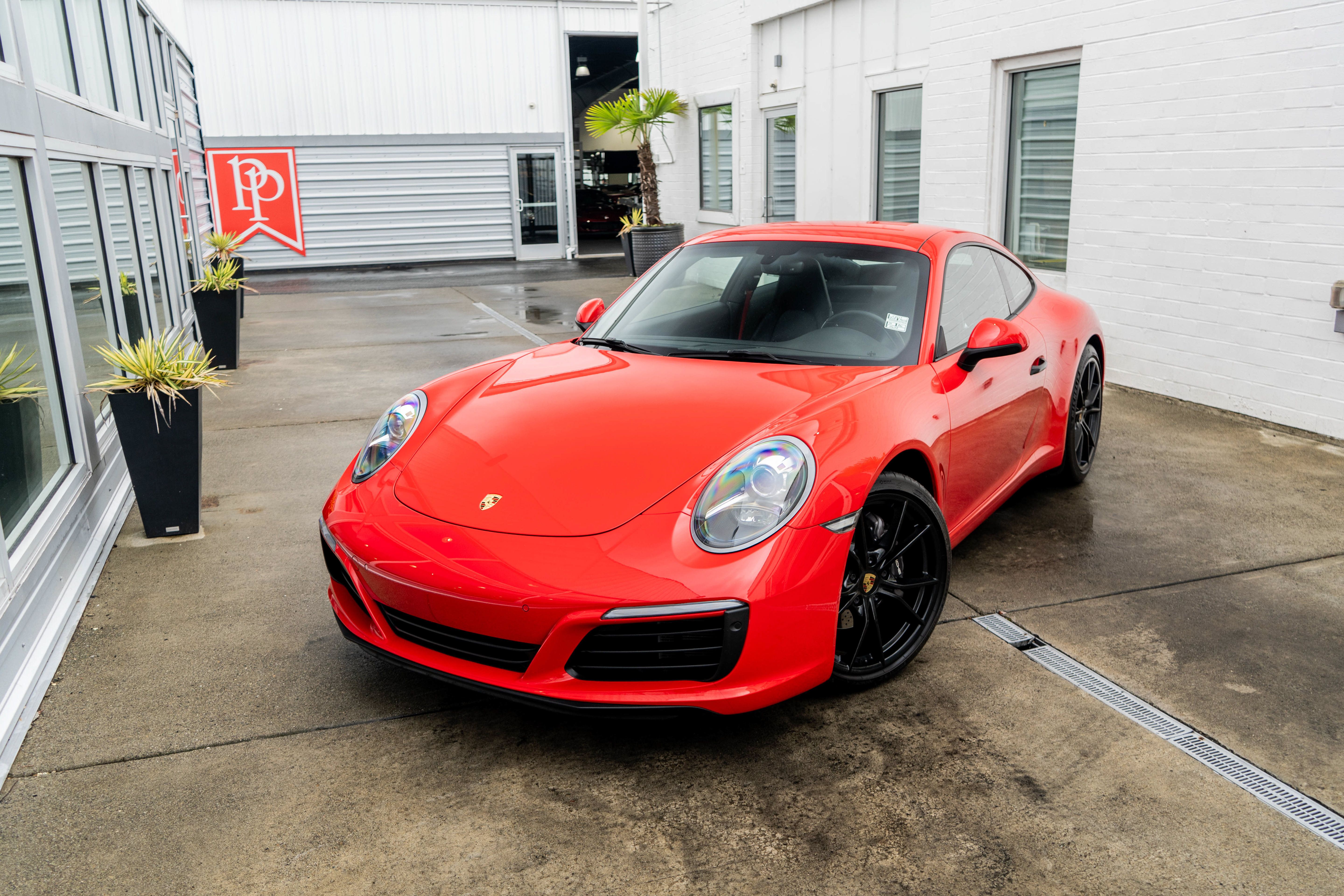 Used 2018 Porsche 911 Carrera RWD image 3