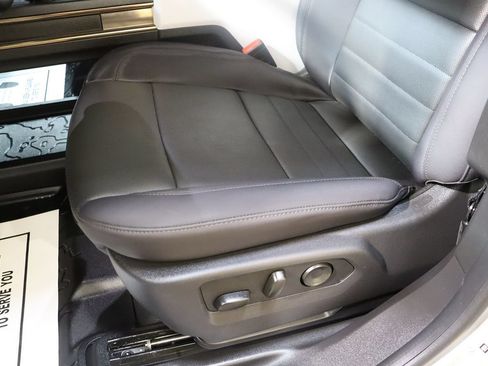 Used 2025 GMC Hummer EV 2X AWD/4WD image 45