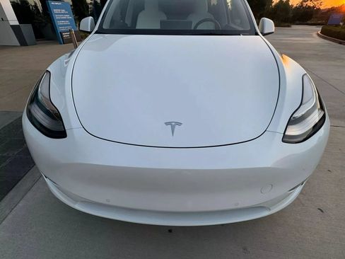 Used 2021 Tesla Model Y Long Range AWD/4WD image 25