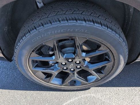 Used 2025 Chevrolet Traverse RS w/ LPO, Floor Liner Package FWD image 9