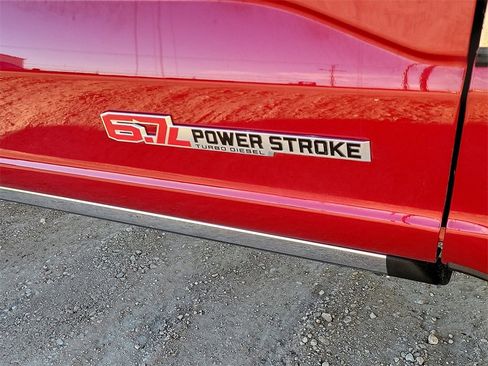 Used 2024 Ford F350 Platinum w/ FX4 Off-Road Package image 13