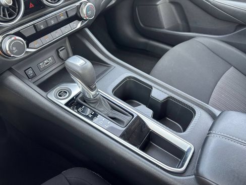 Used 2025 Nissan Sentra SV FWD image 39