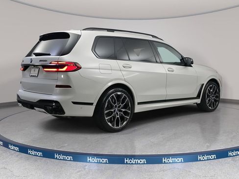 New 2026 BMW X7 M60i image 5