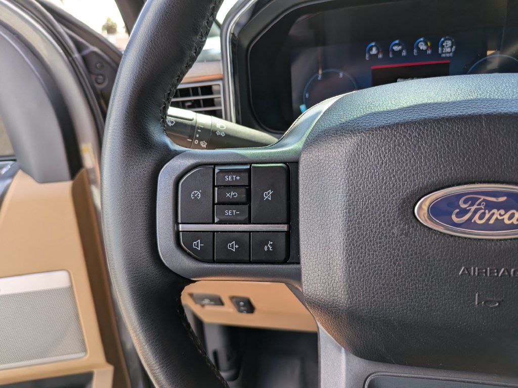 Used 2025 Ford F250 Lariat w/ Chrome Package AWD/4WD image 30