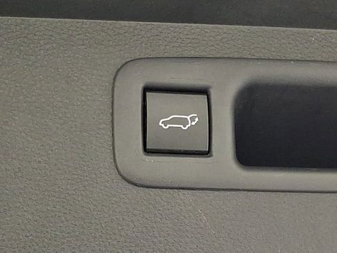 Certified 2022 Toyota Highlander XLE image 34