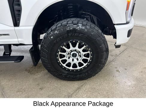 Used 2025 Ford F350 Lariat w/ Lariat Ultimate Package AWD/4WD image 16