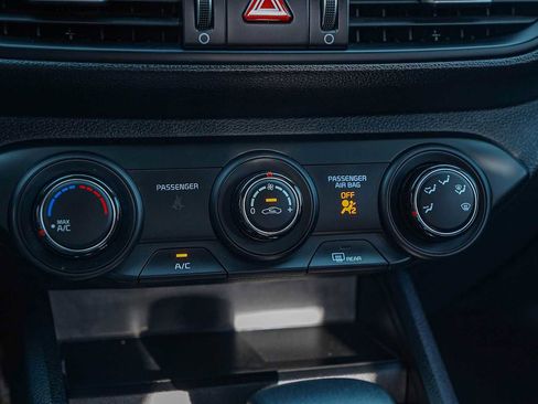 Used 2022 Kia Forte LXS w/ LXS Technology Package image 19