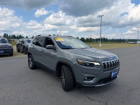 Used 2019 Jeep Cherokee Limited w/ Luxury Group AWD/4WD image 4