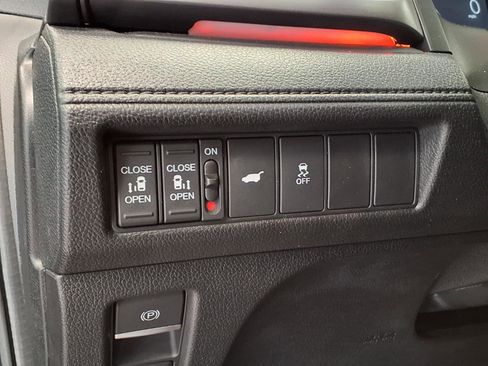 Used 2025 Honda Odyssey Sport-L image 28