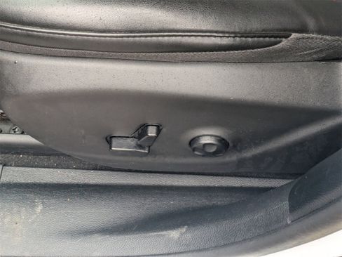 Used 2020 Jeep Cherokee Trailhawk w/ Cold Weather Group image 21