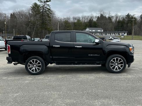 Used 2022 GMC Canyon Denali AWD/4WD image 2