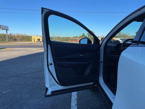 Certified 2024 Nissan Ariya FWD image 8