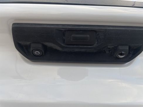 Used 2022 Chevrolet Silverado 1500 Custom image 14